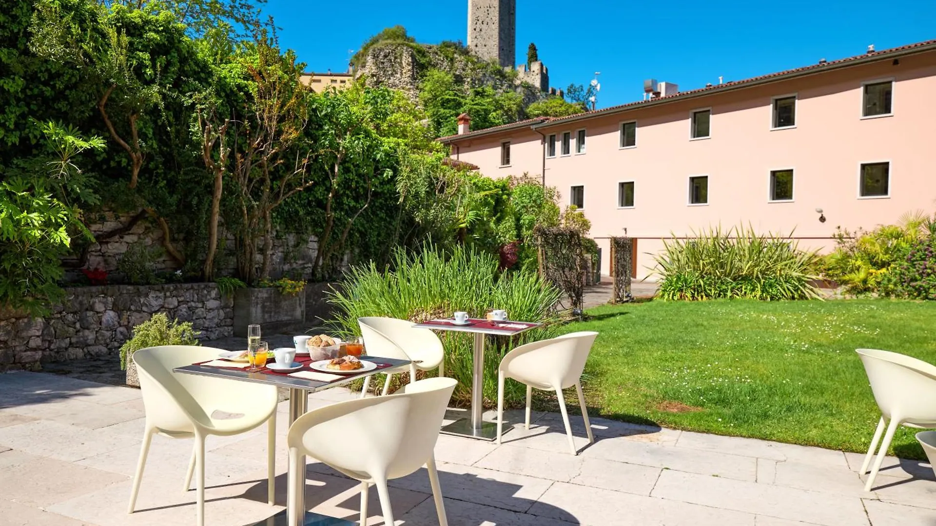 Hotel Luna Rossa (Adults Only) Malcesine